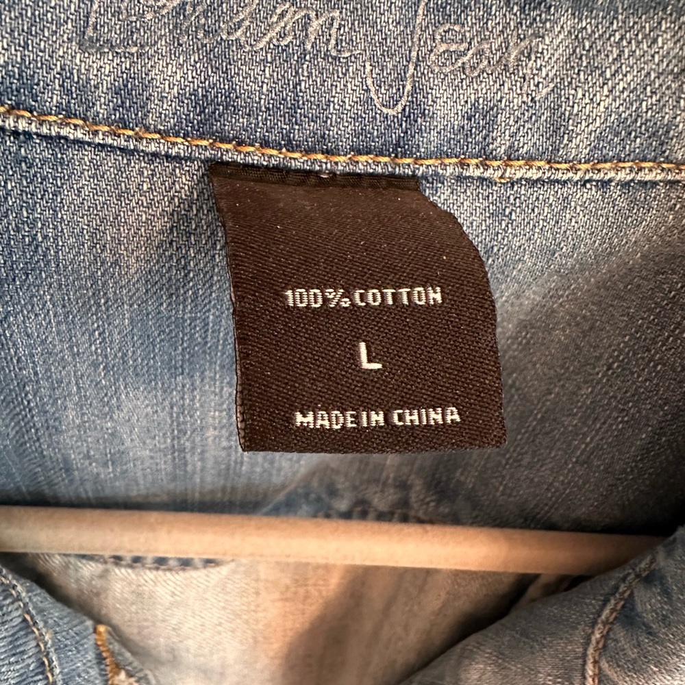 Cropped Jean Jacket - Picture 5 of 10
